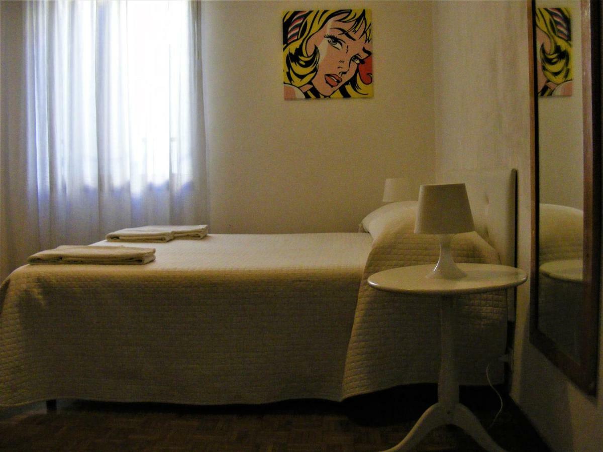 Andy'S Apartment Венеция Екстериор снимка